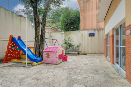 Casa à venda com 3 quartos, sendo 1 suíte, no condomínio Magnólia Gardens, São Paulo - SP