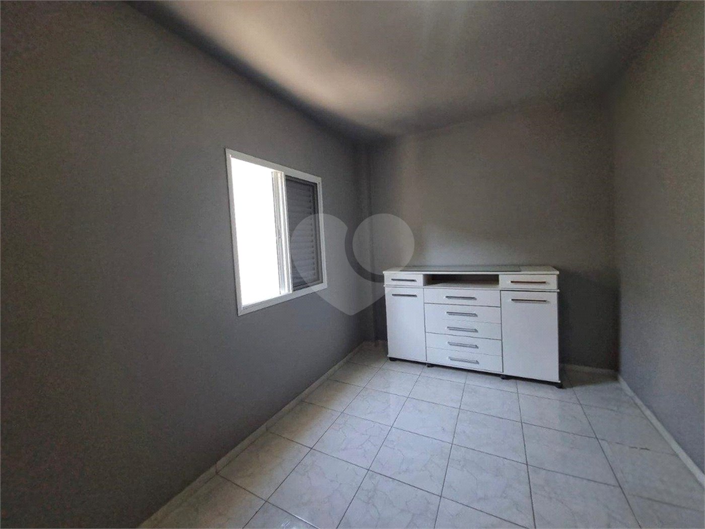 Casa à venda com 2 quartos no condomínio Karolyne, Votorantim - SP