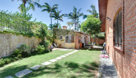 Casa Térrea à venda com 3 suítes em Jardim dos Estados, São Paulo, SP