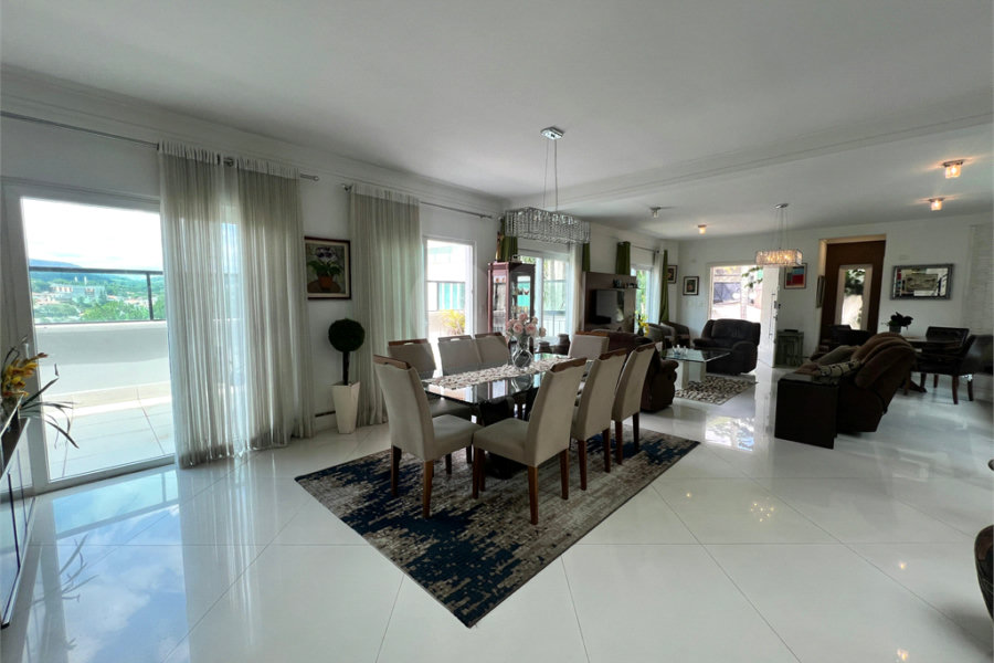 Casa à venda com 3 suítes no condomínio Quinta de Santo Antônio, São Paulo - SP