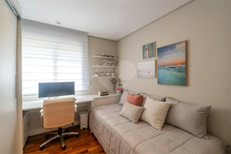 Casa à venda com 4 quartos, sendo 2 suítes, no condomínio Melbourne Residence, São Paulo - SP