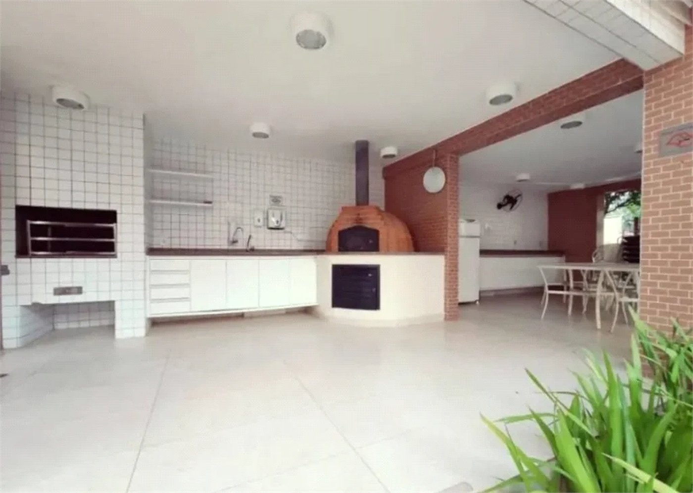 Apartamento à venda com 4 quartos, sendo 1 suíte,  em Cidade São Francisco, São Paulo, SP