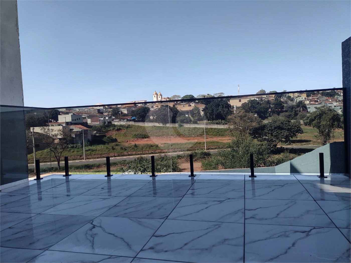 Sobrado à venda com 2 quartos, sendo 1 suíte,  no Centro, Bom Jesus dos Perdões, SP