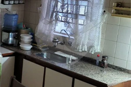 Casa na região do alto da Mooca com 242m² de área total.