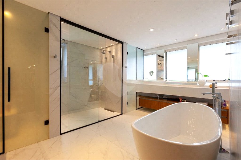 Apartamento à venda com 3 suítes em Cerqueira César, São Paulo, SP