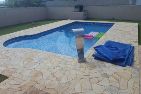 Casa à venda com 3 quartos, sendo 1 suíte, no condomínio Village Ipanema 1, Araçoiaba da Serra - SP
