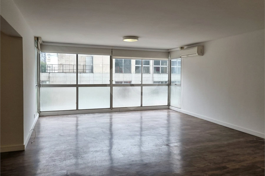 Apartamento à venda com 3 quartos, sendo 1 suíte, em Jardim América, São Paulo, SP