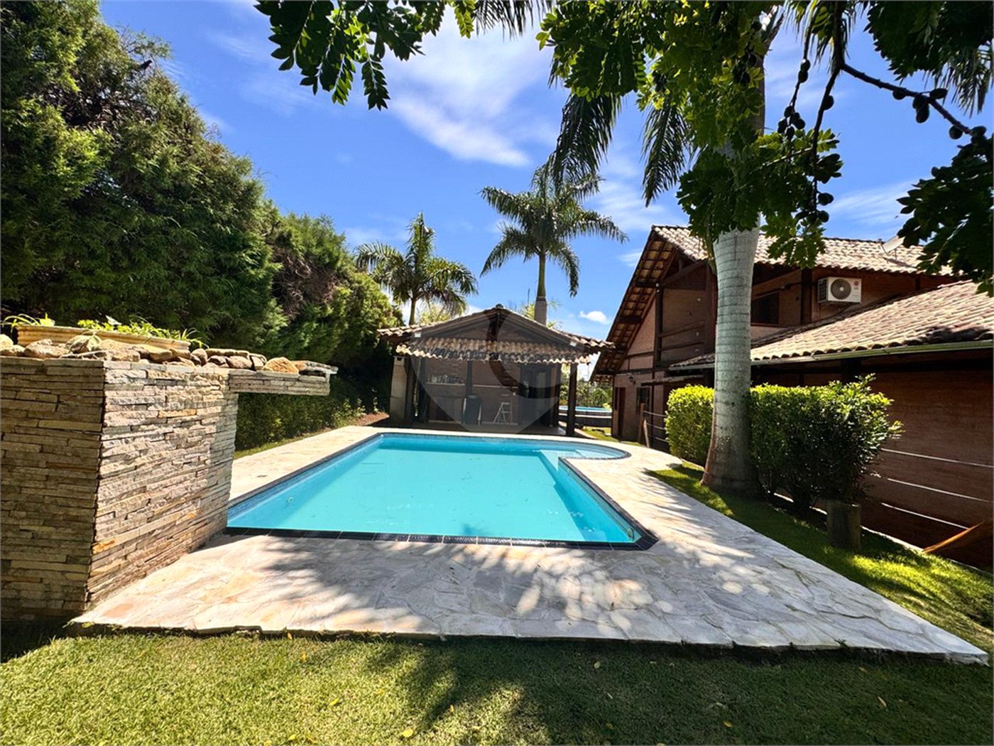 Casa à venda com 4 quartos, sendo 2 suítes, no condomínio Náutico Porto Bragança, Bragança Paulista - SP