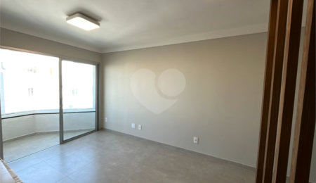 Apartamento à venda com 3 quartos, sendo 1 suíte, em Jardim Marajoara, São Paulo, SP