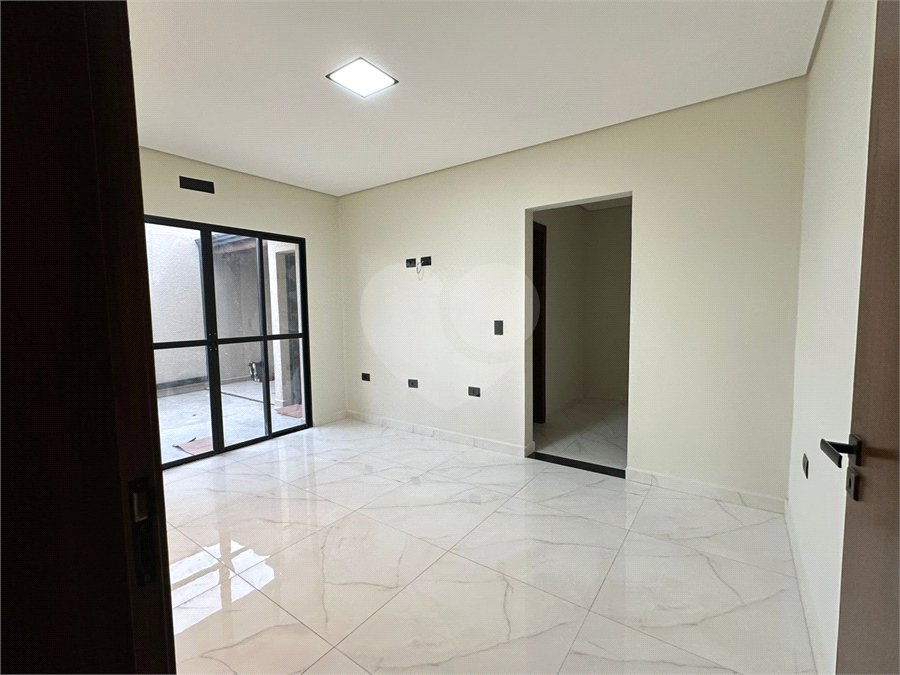 Casa à venda com 3 quartos, sendo 1 suíte, no condomínio Residencial Villagio Wanel, Sorocaba - SP