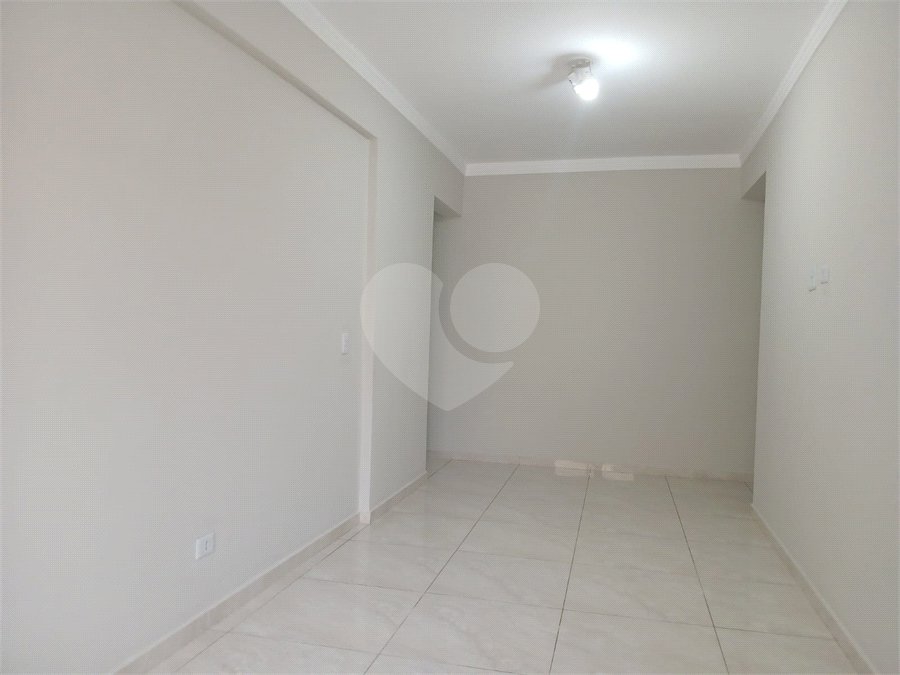 Apartamento para alugar com 2 quartos, sendo 1 suíte, em Jardim Carambeí, São Roque, SP