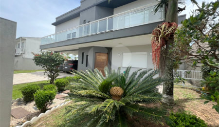 Sobrado à venda com 3 suítes em Vila São João (2º Distrito), Torres, RS