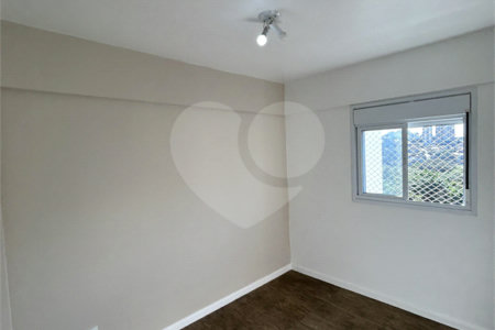 Apartamento à venda com 3 quartos, sendo 1 suíte, em Jardim Umarizal, São Paulo, SP