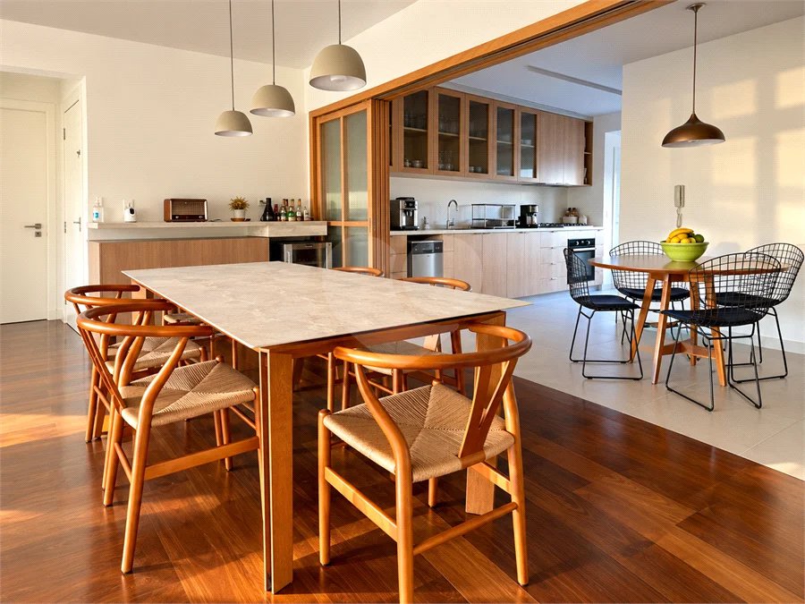 Apartamento à venda com 4 quartos, sendo 1 suíte, em Alto da Boa Vista, São Paulo, SP