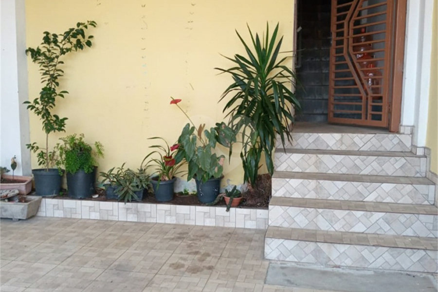 Sobrado à venda com 4 quartos, sendo 1 suíte, em Horto Florestal, São Paulo, SP