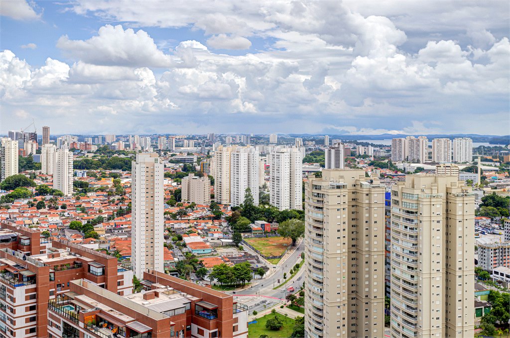 Duplex à venda com 2 suítes em Granja Julieta, São Paulo, SP