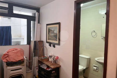 Casa à venda com 4 quartos, sendo 3 suítes, no condomínio Vitoria Regia, São Paulo - SP
