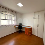 Casa à venda com 5 quartos, sendo 3 suítes, no condomínio Jd Itatinga, São Paulo - SP