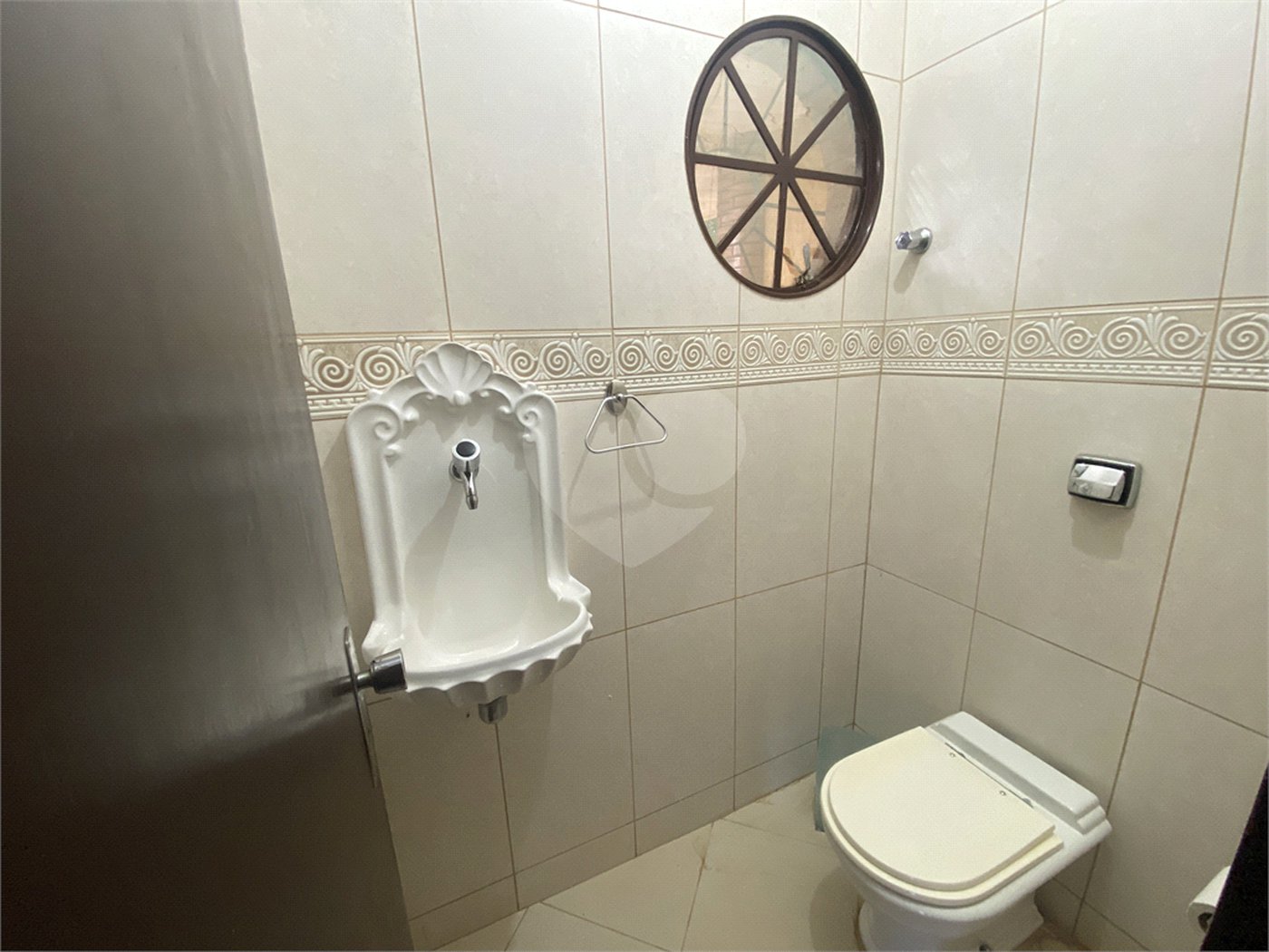 Casa à venda com 3 quartos, sendo 1 suíte, em Parque Residencial Monte Carlo, Ponta Porã, MS