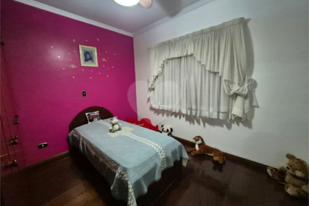 Sobrado à venda com 3 quartos, sendo 1 suíte, em Jardim Sarah, São Paulo, SP