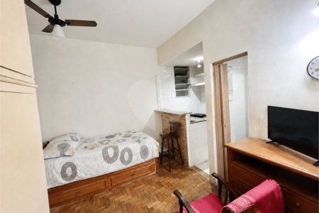 Kitnet à venda com 1 quarto em Catete, Rio de Janeiro, RJ