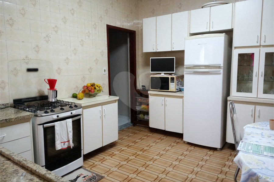 Sobrado à venda com 4 quartos em Horto, São Paulo, SP