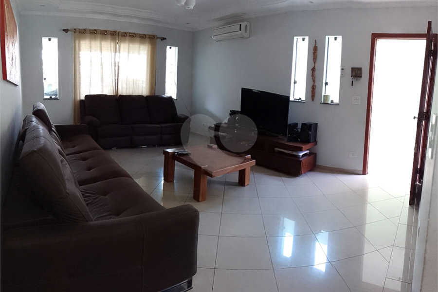 Sobrado à venda com 3 quartos, sendo 1 suíte, em Jardim Regina, São Paulo, SP