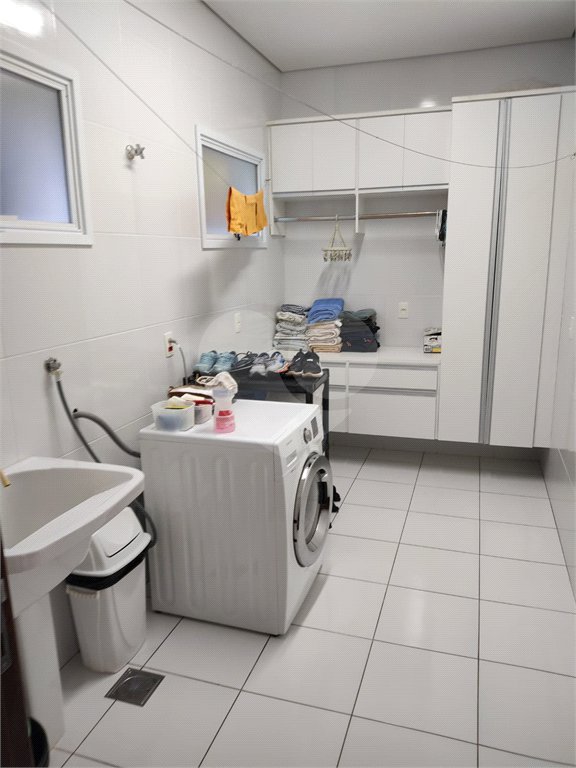 Casa à venda com 4 quartos, sendo 3 suítes, no condomínio Estância Marambaia, Vinhedo - SP