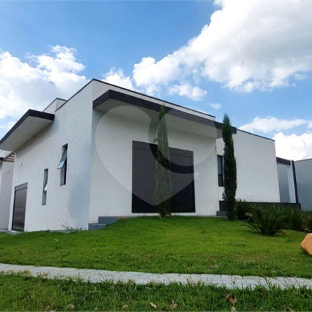 Casa à venda ou para alugar com 4 quartos, sendo 3 suítes, no condomínio Figueira Garden, Atibaia - SP