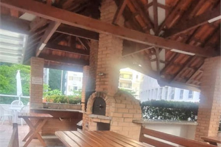 Apartamento porteira fechada com vista para o mar e lazer completo em Pitangueiras – Guarujá