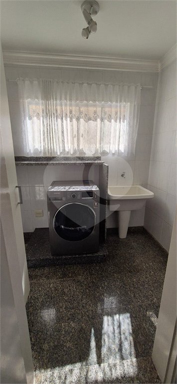 Casa à venda com 5 quartos, sendo 4 suítes, no condomínio Residencial Vilazul, Sorocaba - SP