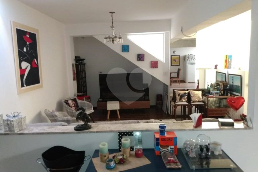 Sobrado à venda com 3 quartos, sendo 2 suítes, em Vila Mariana, São Paulo, SP