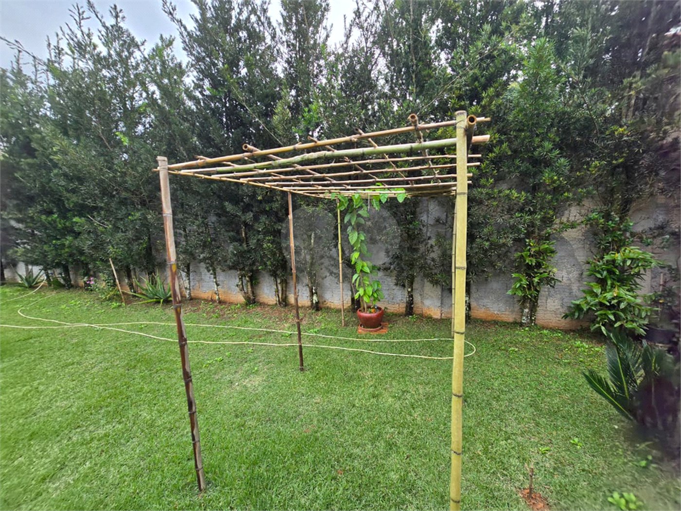 Chácara à venda com 3 quartos, sendo 1 suíte, em Cercadinho, Alambari, SP