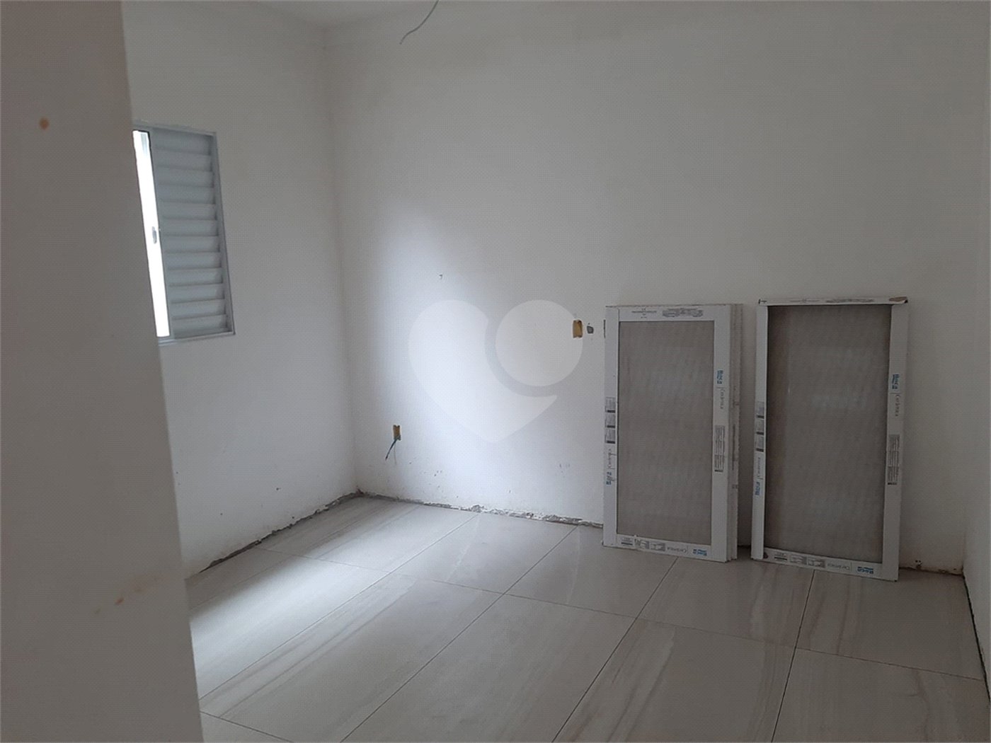 Casa à venda com 2 quartos, sendo 1 suíte, em Bosque dos Eucaliptos, São José dos Campos, SP