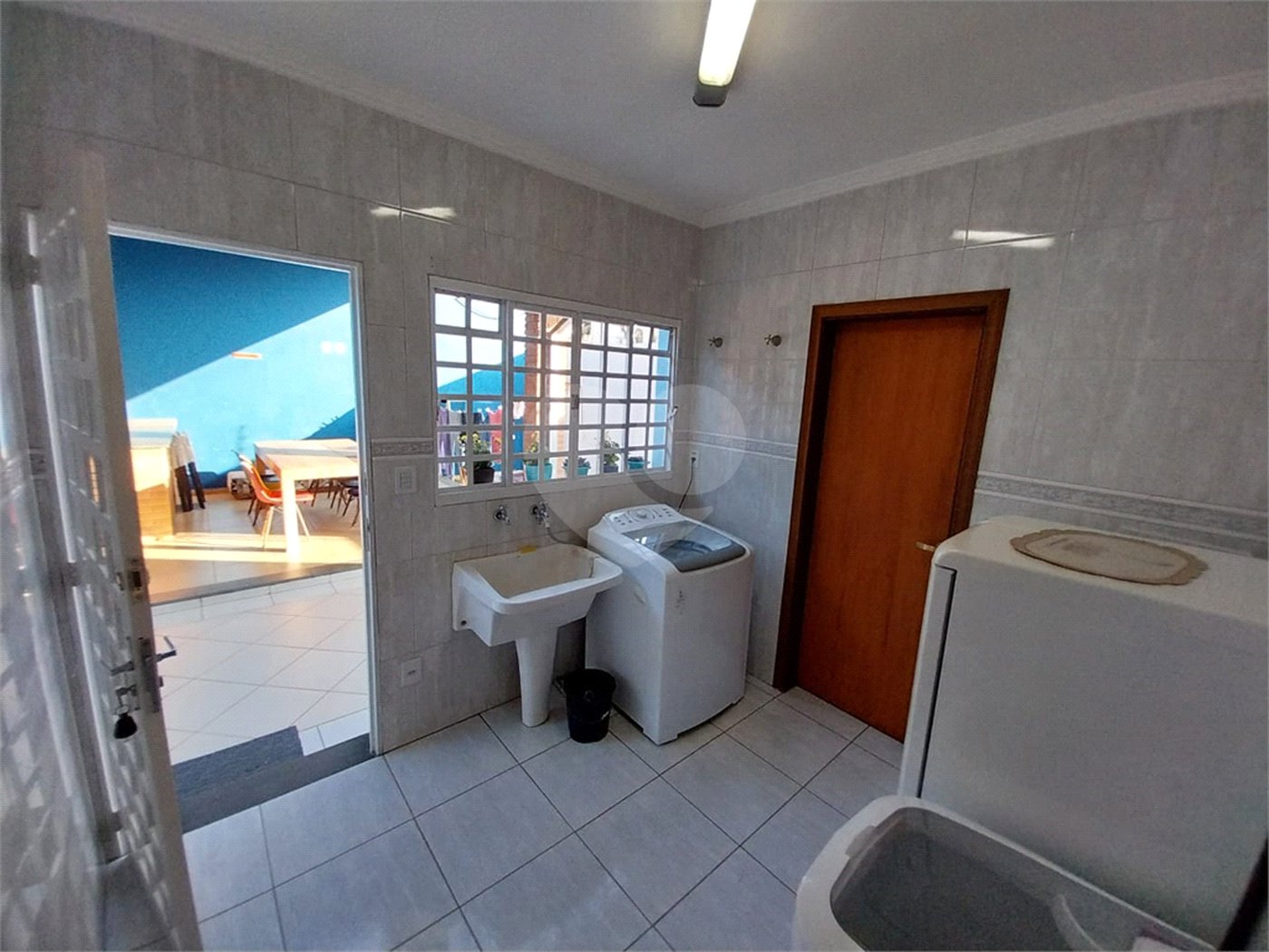 Sobrado à venda com 5 quartos, sendo 1 suíte,  em Terra Nobre, Louveira, SP
