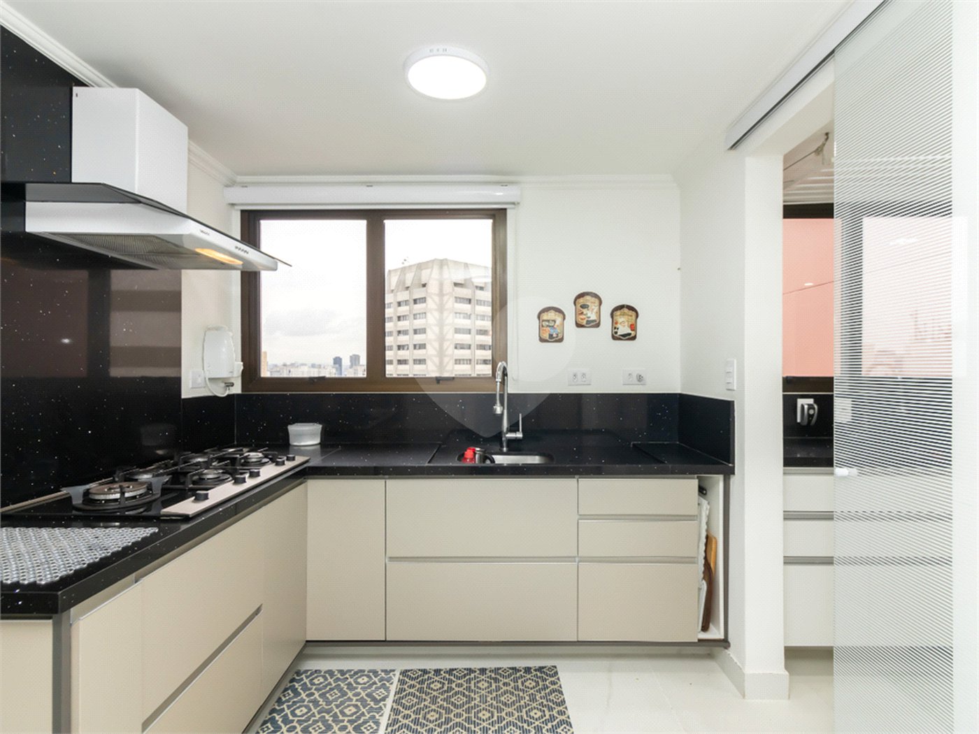 Apartamento à venda com 4 quartos, sendo 2 suítes, em Alto da Boa Vista, São Paulo, SP