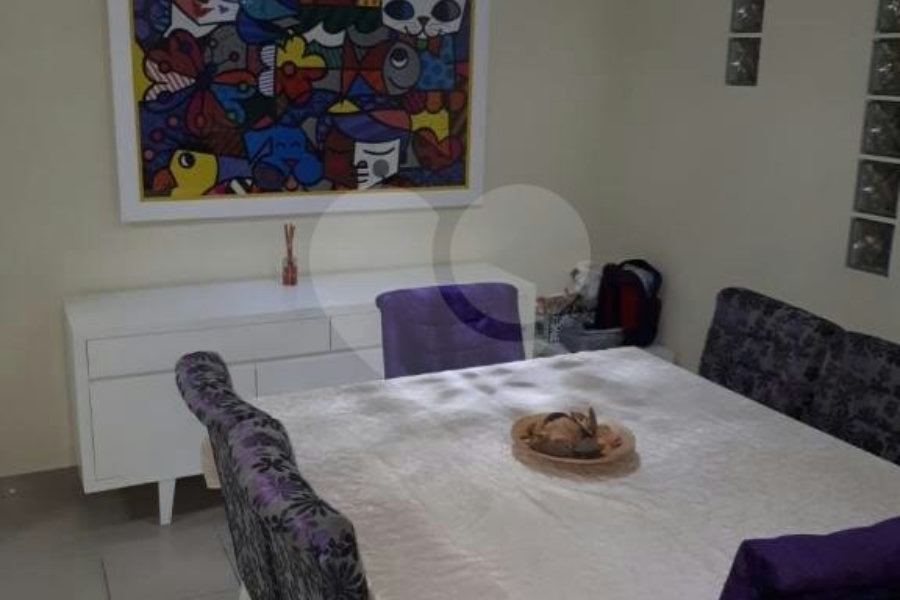 Sobrado à venda com 3 quartos, sendo 1 suíte,  em Tremembé, São Paulo, SP