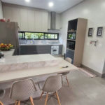 Casa à venda com 3 quartos, sendo 1 suíte, no condomínio Vale do Lago, Sorocaba - SP