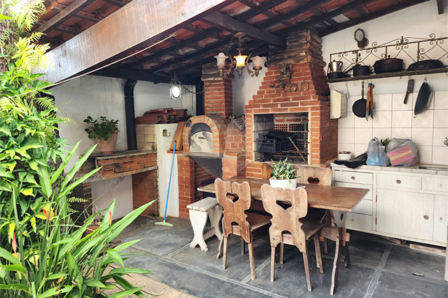 Sobrado à venda com 2 quartos, sendo 1 suíte, em Tremembé, São Paulo, SP