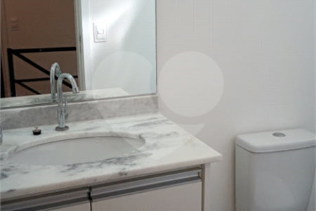 Casa para alugar com 3 quartos, sendo 1 suíte, no condomínio Vila Quinta dos Manacás, Vinhedo - SP