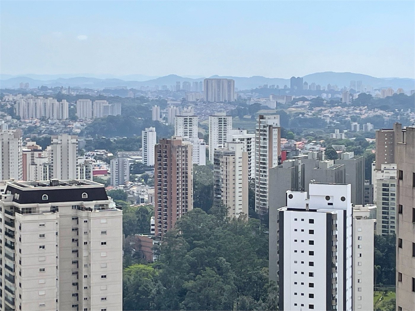Apartamento à venda com 4 suítes em Vila Suzana, São Paulo, SP