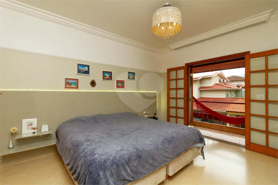 Casa à venda com 4 quartos, sendo 2 suítes, no condomínio Da Serra, São Paulo - SP