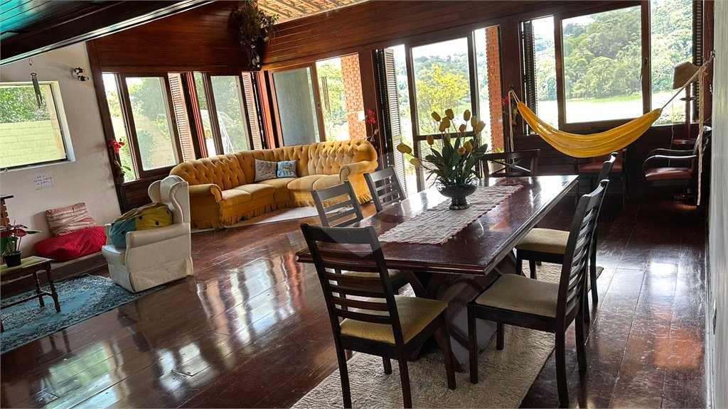 Casa à venda com 8 quartos, sendo 4 suítes, em Eldorado, Diadema, SP