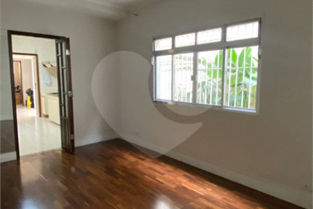 Sobrado à venda com 3 quartos, sendo 2 suítes,  em Jardim Brasil (zona Sul), São Paulo, SP