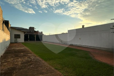 Casa à venda com 3 quartos, sendo 1 suíte,  em Vila Lacíria, Ponta Porã, MS