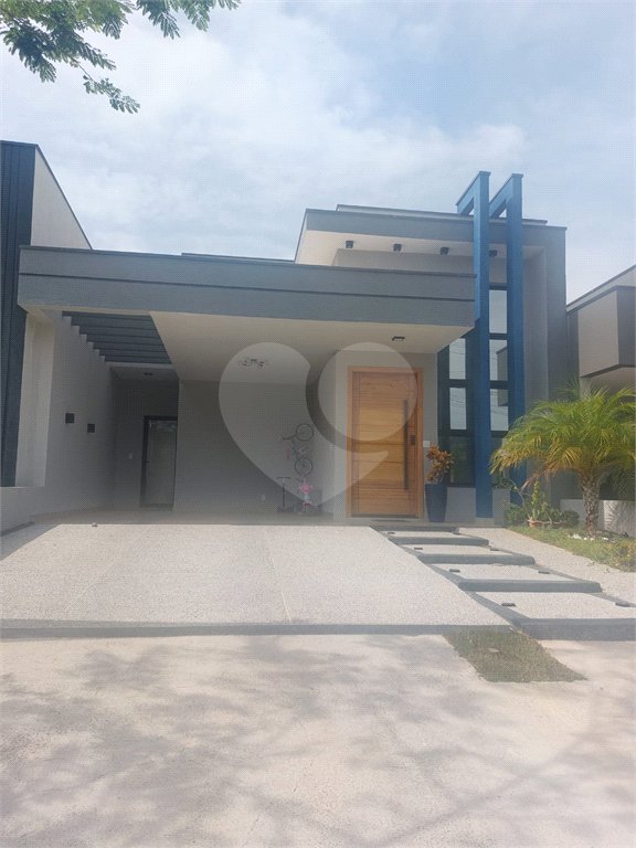 Casa à venda com 3 quartos, sendo 1 suíte, no condomínio Mantova, Indaiatuba - SP