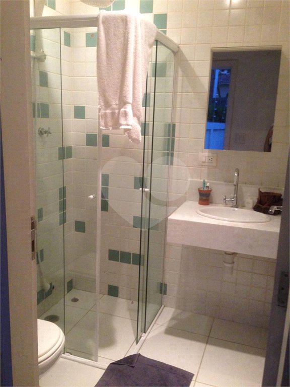 Sobrado à venda com 4 quartos, sendo 1 suíte, em Jardim Novo Mundo, São Paulo, SP