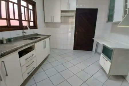 Sobrado à venda com 3 suítes em Vila São Silvestre, São Paulo, SP