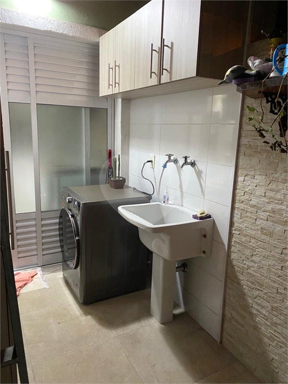 Casa à venda com 3 quartos, sendo 1 suíte, no condomínio Vida Verde 1, Suzano - SP
