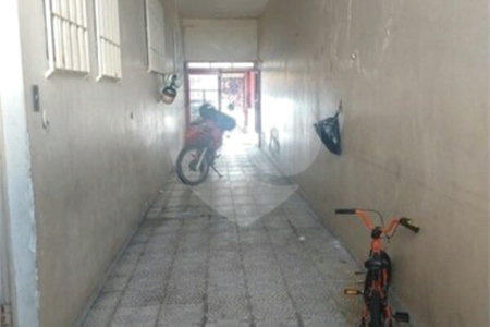 Casa comercial com 420m² , 3 banheiros , 5 vagas de garagem , à venda em São Mateus.